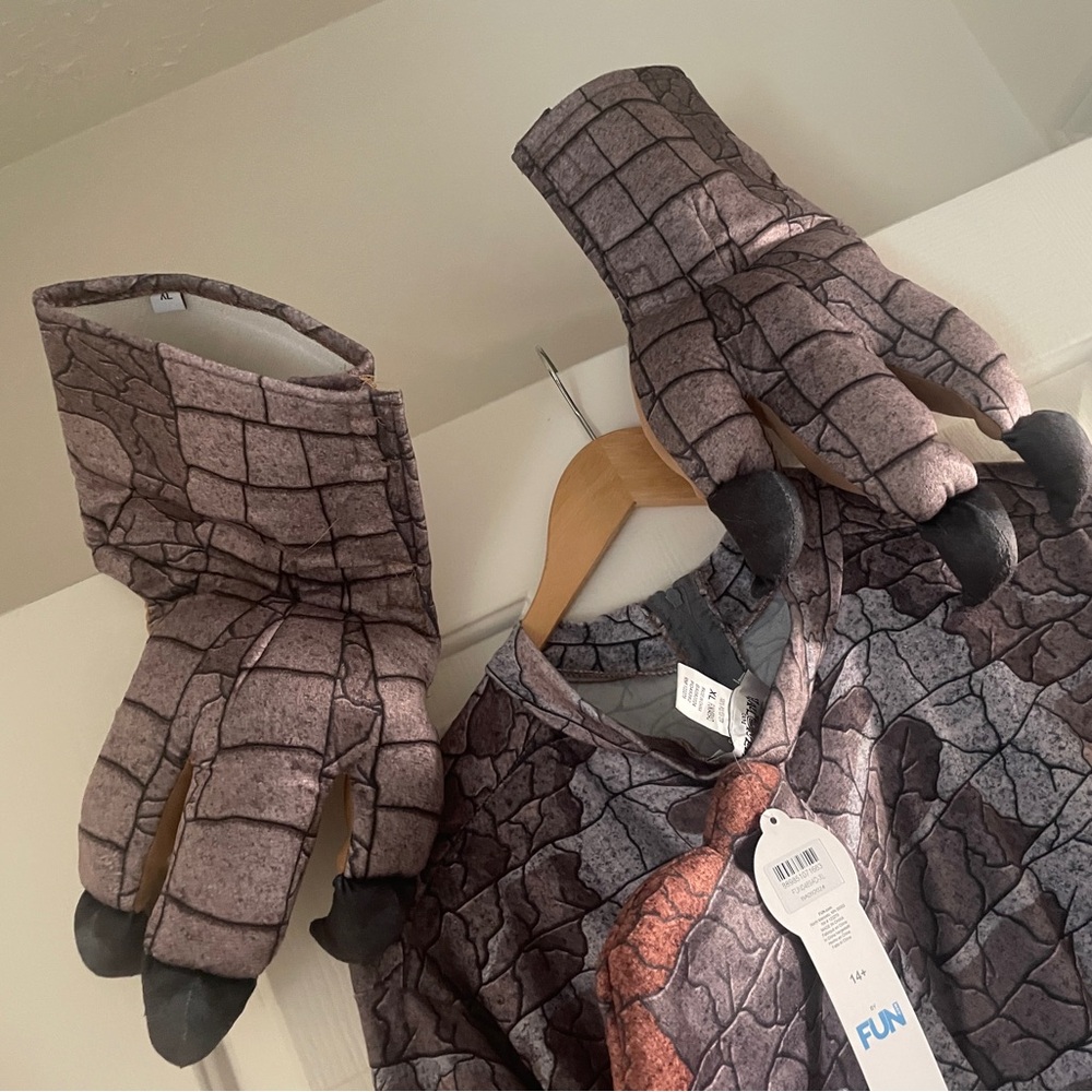 🩶 Adult Spinosaurus Costume 🩶 - Picture 5 of 10